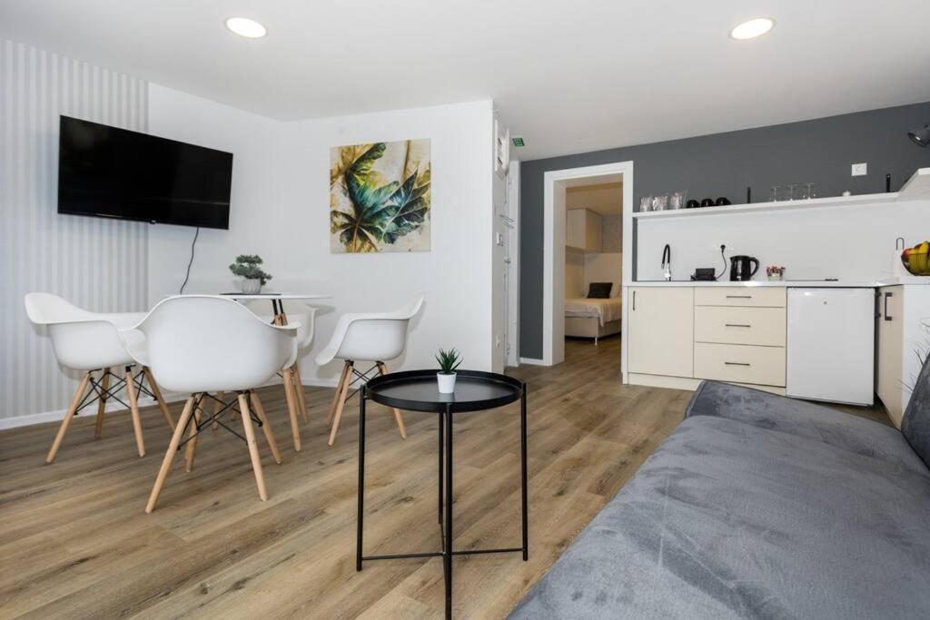 Royal Grey Apartment ซาราเยโว ภายนอก รูปภาพ